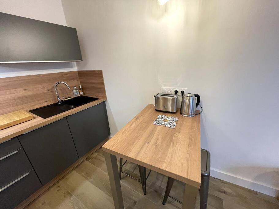 Alp Chartres - Cosy Studio Au Coeur De Chartres Avec Parking Zewnętrze zdjęcie