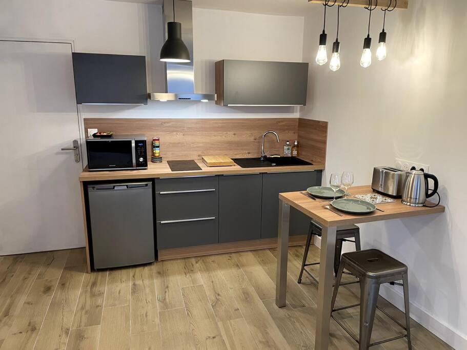 Alp Chartres - Cosy Studio Au Coeur De Chartres Avec Parking Zewnętrze zdjęcie